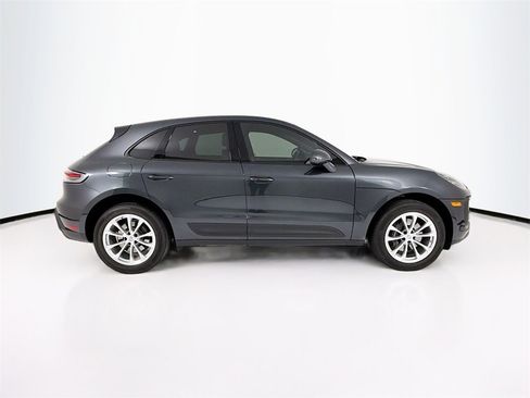 Used 2025 Porsche Macan image 8