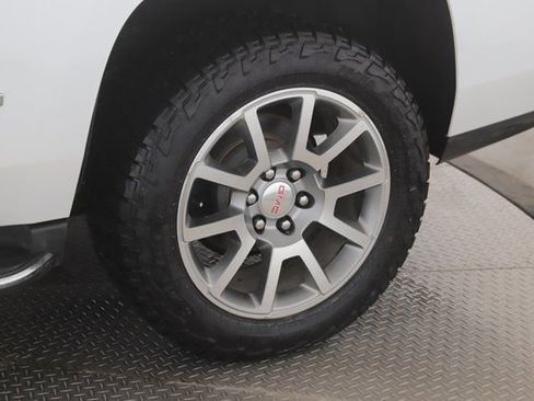 Used 2016 GMC Yukon Denali image 14