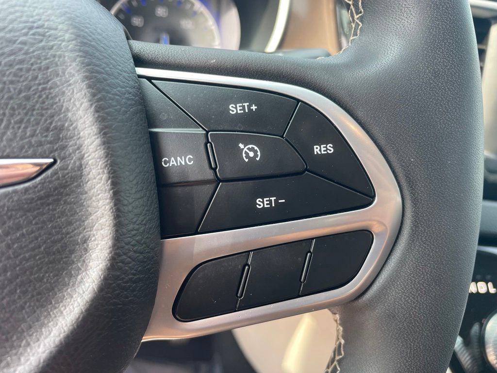 Used 2023 Chrysler Voyager LX FWD image 33