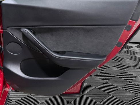 Used 2020 Tesla Model Y Long Range image 17