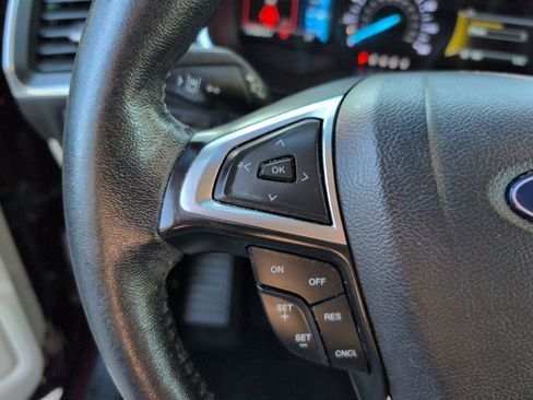 Used 2020 Ford Edge Titanium image 18