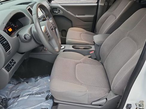 Used 2020 Nissan Frontier SV w/ Midnight Edition Floor Mats image 11