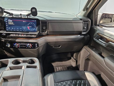 Used 2024 GMC Sierra 1500 Elevation AWD/4WD image 11