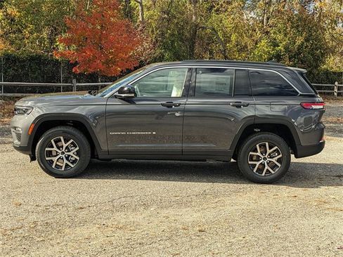 New 2025 Jeep Grand Cherokee Limited image 5
