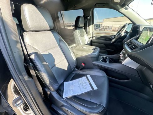 Used 2023 GMC Yukon XL SLE image 27