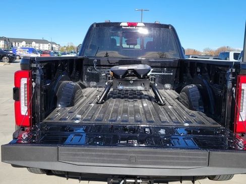 New 2026 Ford F450 Platinum w/ FX4 Off-Road Package image 10