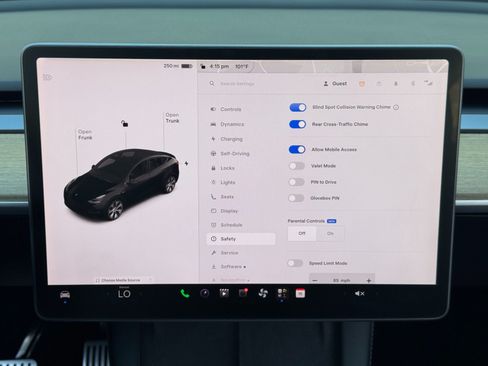 Used 2022 Tesla Model Y Long Range AWD/4WD image 28