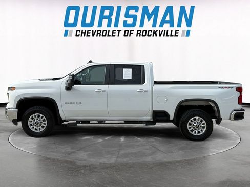 Used 2024 Chevrolet Silverado 2500 LT AWD/4WD image 3