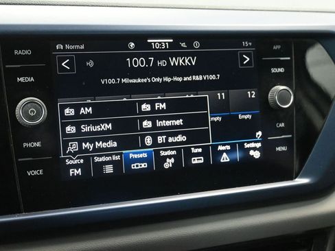 Used 2022 Volkswagen Taos SE w/ IQ.Drive SE Package image 27