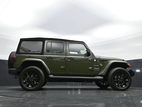 Used 2024 Jeep Wrangler Unlimited Sahara w/ Technology Group AWD/4WD image 43