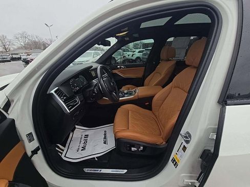 Used 2023 BMW X5 M50i w/ Executive Package image 3