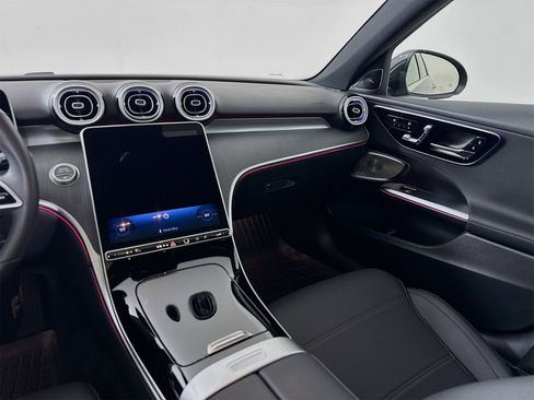 Used 2025 Mercedes-Benz C 300 Sedan image 26