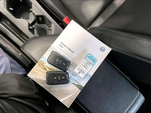 Used 2019 Volkswagen Jetta SE FWD image 40