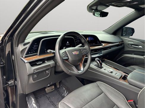 Used 2023 Cadillac Escalade ESV Premium Luxury RWD image 6