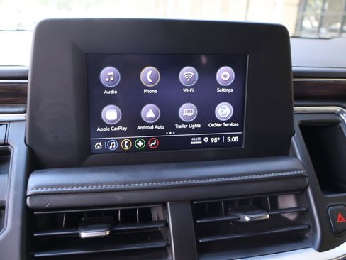 Used 2023 Chevrolet Suburban LS RWD image 27