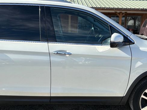 Used 2016 Honda Pilot Elite image 12