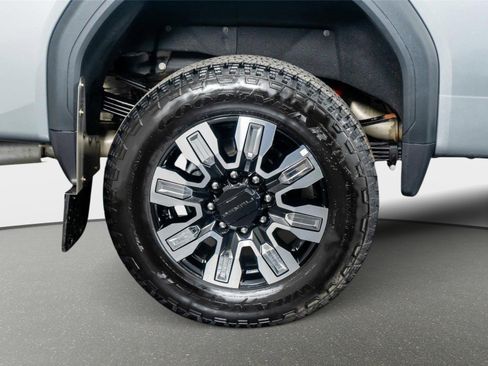 Used 2025 GMC Sierra 3500 Denali w/ Denali Reserve Package AWD/4WD image 9
