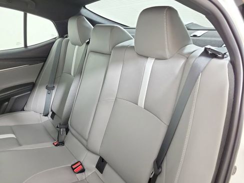 Used 2025 Toyota Camry SE FWD image 13