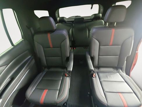 Certified 2025 Chevrolet Traverse RS w/ LPO, Floor Liner Package AWD/4WD image 13