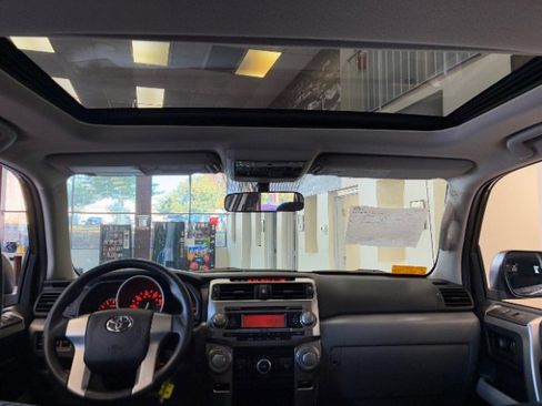Used 2011 Toyota 4Runner SR5 image 27