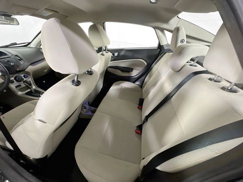Used 2015 Ford Fiesta SE image 21