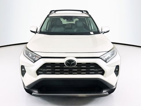 Used 2019 Toyota RAV4 Limited AWD/4WD image 2