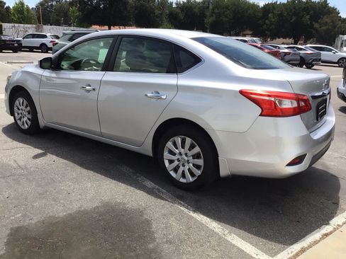 Used 2016 Nissan Sentra S FWD image 3