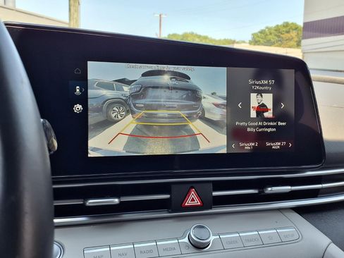 Used 2025 Hyundai Elantra Limited FWD image 9