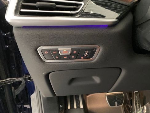 Used 2022 BMW X7 M50i w/ Dynamic Handling Package image 24