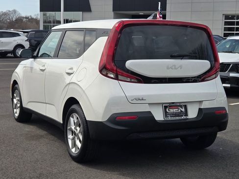 Used 2022 Kia Soul LX w/ Technology Package image 6