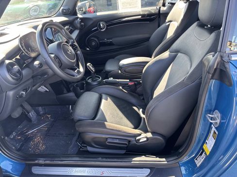 Certified 2023 MINI Cooper S image 9