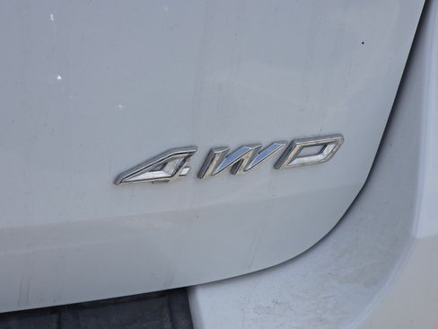 Used 2021 Ford Explorer Limited w/ Equipment Group 301A AWD/4WD image 18