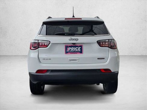 Used 2022 Jeep Compass Latitude AWD/4WD image 6