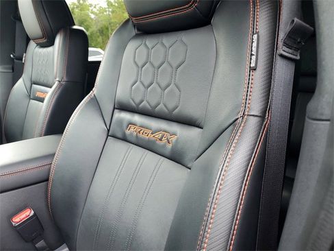 Used 2023 Nissan Frontier PRO-4X w/ Pro-4X Premium Package image 16