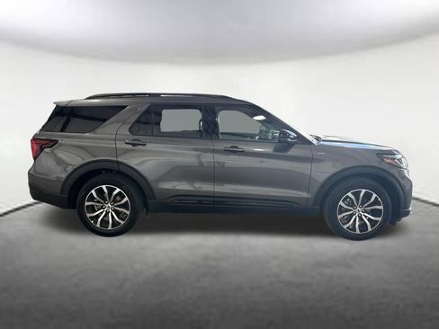 New 2026 Ford Explorer ST-Line image 6