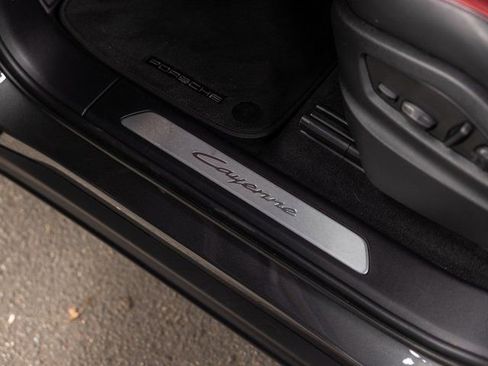 Certified 2025 Porsche Cayenne Coupe AWD/4WD image 26