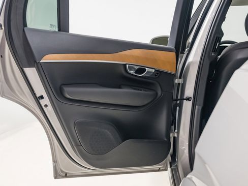 Used 2024 Volvo XC90 B5 Plus image 20