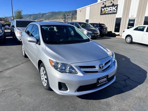 Used 2012 Toyota Corolla LE FWD image 1