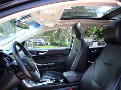 Used 2017 Ford Edge Titanium w/ Equipment Group 301A FWD image 11