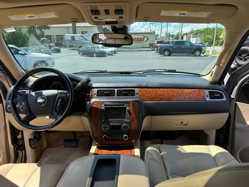 Used 2007 Chevrolet Tahoe LTZ w/ LTZ Preferred Equipment Group AWD/4WD image 47