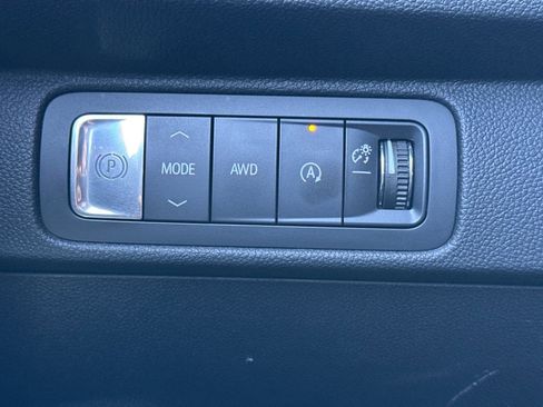 Used 2025 Chevrolet Traverse Z71 image 40