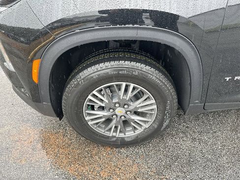 New 2026 Chevrolet Traverse LT image 12