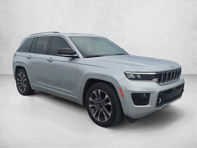 Used 2023 Jeep Grand Cherokee Overland AWD/4WD image 3