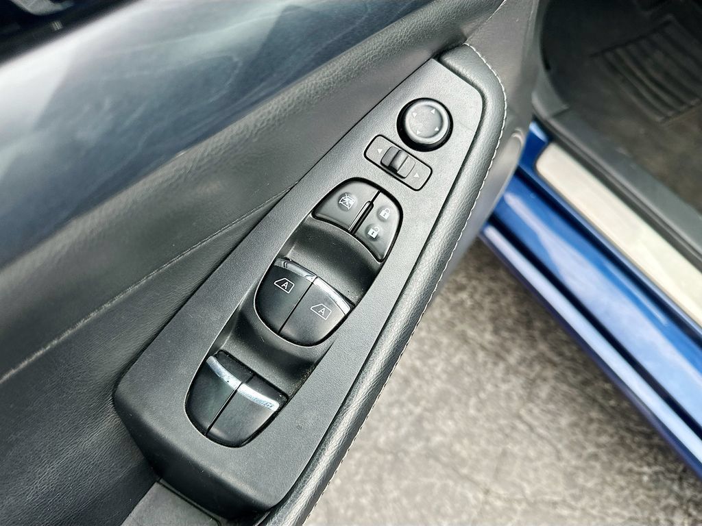 Used 2021 Nissan Maxima Platinum w/ Sport Mat Group FWD image 18
