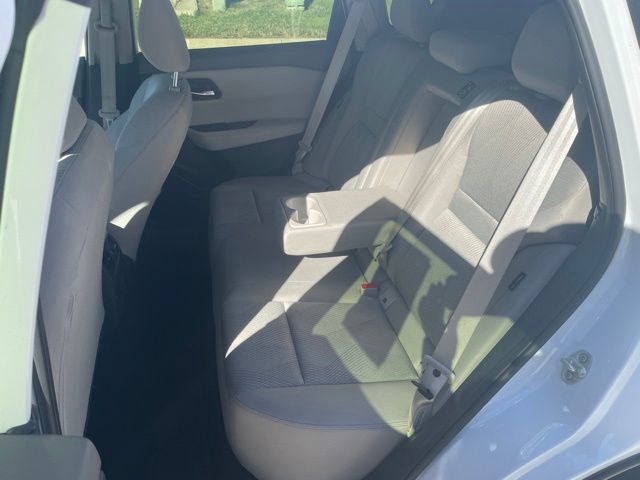 Used 2025 Nissan Rogue SV AWD/4WD image 19