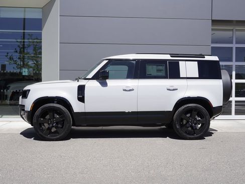 New 2026 Land Rover Defender 110 X-Dynamic SE AWD/4WD image 8