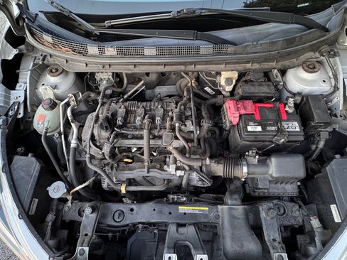 Used 2020 Nissan Kicks SV w/ Exterior Package image 40