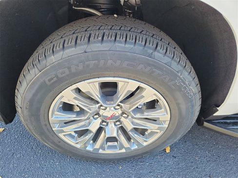 New 2026 GMC Yukon XL Denali image 15