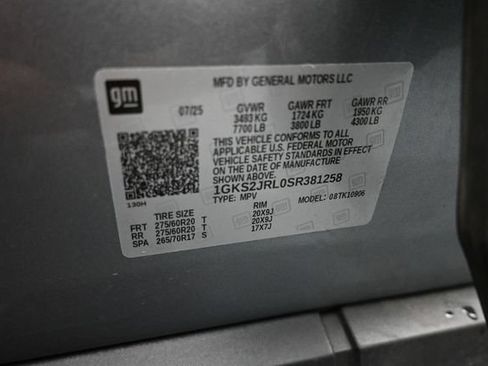 Used 2025 GMC Yukon XL Denali AWD/4WD image 9