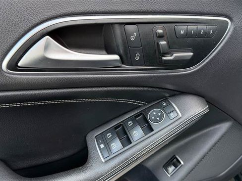 Used 2014 Mercedes-Benz CLA 250 image 20